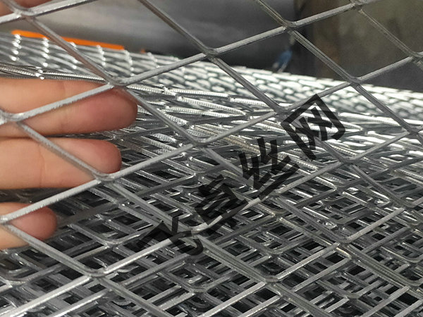 现货钢板网图片3
